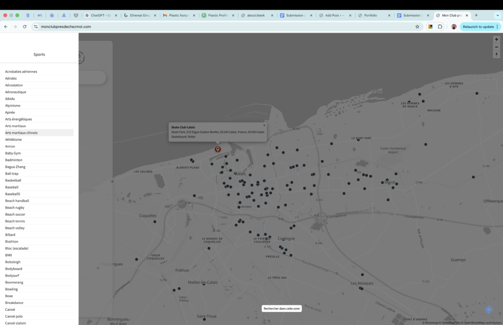 Mon Club filter panel listing sports categories with map results in the background.